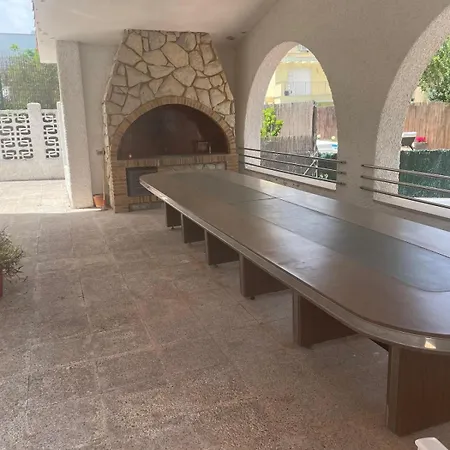 Rosas Villa *
